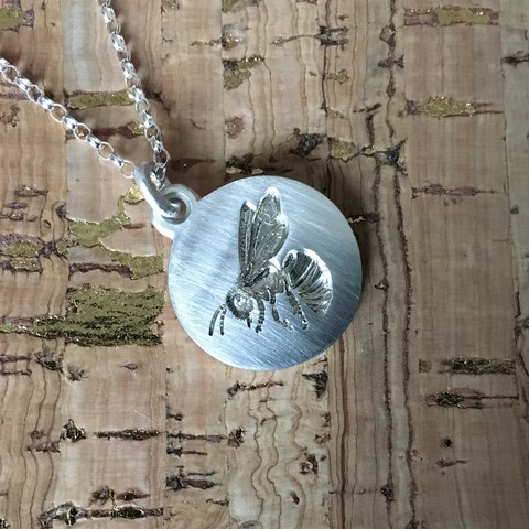 Bumble bee Crest pendant