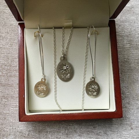 Daisy Crest pendant earrings set sterling silver