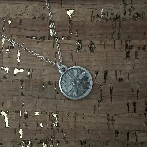 Round Daisy Pendant & Chain